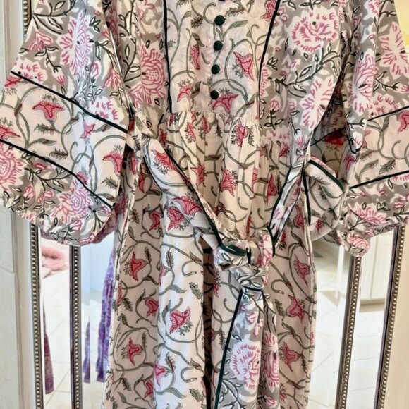 Brand new tuckernuck Sue Sartor white, pink , dark gray contrast print Dress - Picture 9 of 16